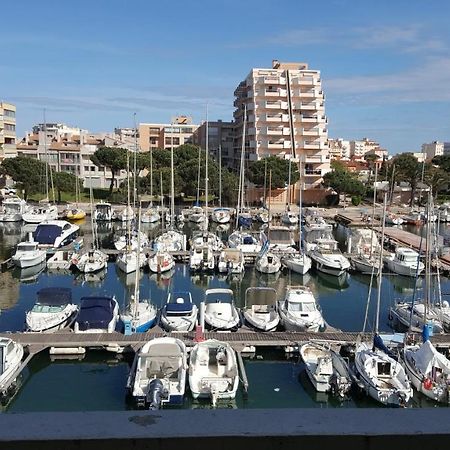 Beau T2 Au Calme Avec Parking Sublime Vue Sur Port Lägenhet Canet-en-Roussillon Exteriör bild