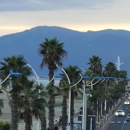 Beau T2 Au Calme Avec Parking Sublime Vue Sur Port Lägenhet Canet-en-Roussillon Exteriör bild