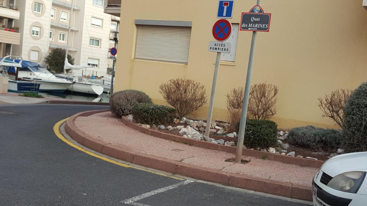 Beau T2 Au Calme Avec Parking Sublime Vue Sur Port Lägenhet Canet-en-Roussillon Exteriör bild