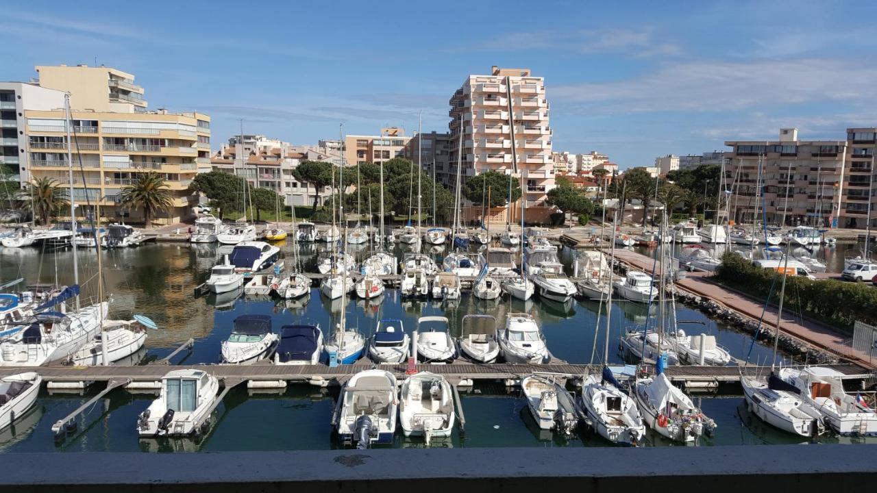 Beau T2 Au Calme Avec Parking Sublime Vue Sur Port Lägenhet Canet-en-Roussillon Exteriör bild
