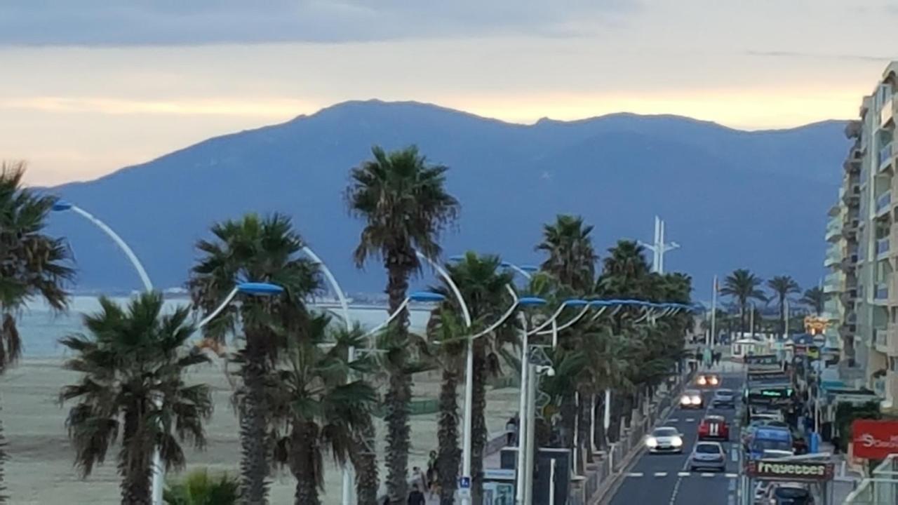 Beau T2 Au Calme Avec Parking Sublime Vue Sur Port Lägenhet Canet-en-Roussillon Exteriör bild
